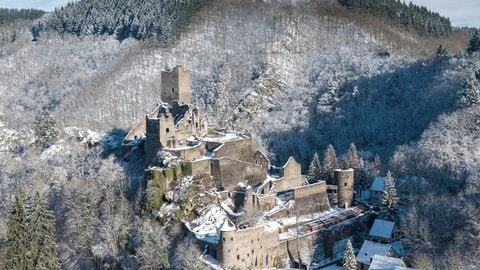 Neben der traditionellen Manderscheider Burgenweihnacht gibt es auf der Niederburg in diesem Jahr auch zum ersten Mal den "Mittelalterlichen Adventszauber".