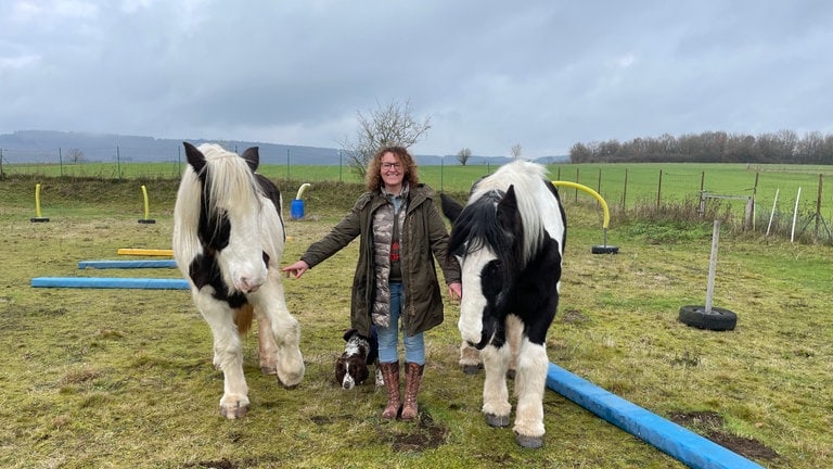 Britta Schönhofen aus Wittlich macht Trainings für Menschen mit Pferden und Hunden.