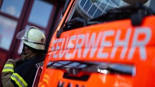 Nach einem Brand in Maring-Noviand (Kreis Bernkastel-Wittlich) findet die Feuerwehr die Leiche eines 88-Jährigen. Das Feuer war zunächst unbemerkt geblieben.