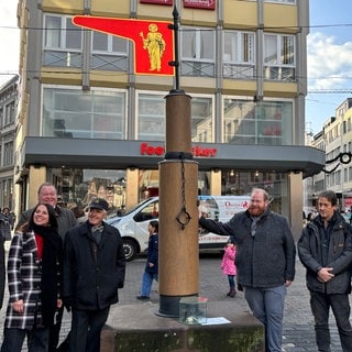 Ein Jahr nach der Zerstörung kehrt der Pranger nach Trier zurück. Er ist ein Symbol für die mittelalterliche Stadtgeschichte. 