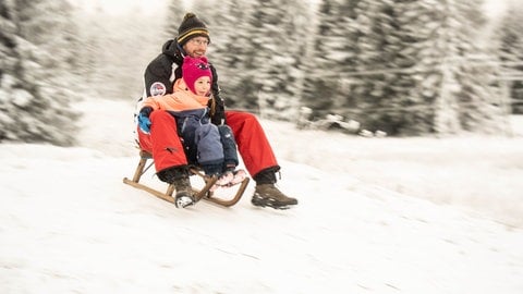 Kein Liftbetrieb am Erbeskopf, aber für einen Rodelspaß reicht die Schneedecke. 