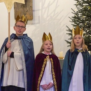 Diese vier Sternsinger aus Trier-Tarforst vertreten das Bistum Trier beim Sternsinger-Empfang im Bundeskanzleramt in Berlin.