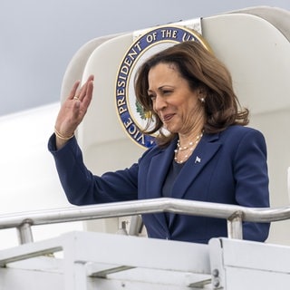 Die scheidende US-Vizepräsidentin Kamala Harris wird die US-Airbase Spangdahlem besuchen.