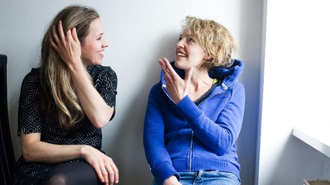 Annika Mendrala und Verena Usemann vom Verein Bühenmütter e.V.