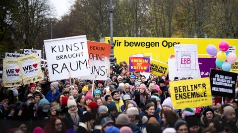 Proteste in Berlin: Ein Aktionsbündnis von Theatern, Clubs, Opernhäusern, Musikschulen und anderen Kultureinrichtungen protestiert derzeit massiv gegen die Bedrohung ihrer Existenz.