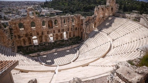 Das Theater des Herodes Atticus aam Fuße der Akropolis in Athen