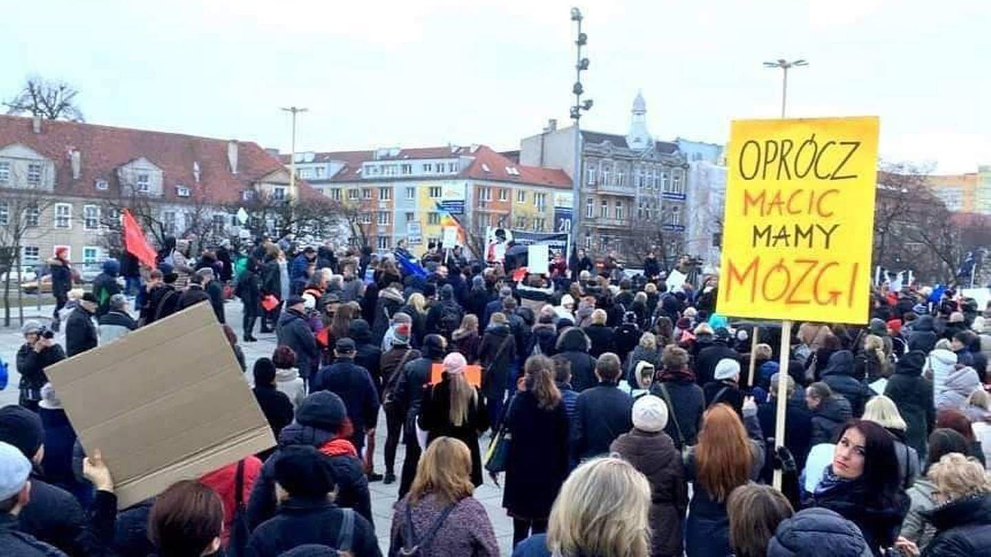 Frauen demonstrieren gegen das polnische Abtreibungsgesetz