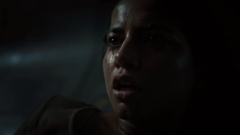 Kay (Isabela Merced)  in einer Szene des Films „Alien: Romulus“