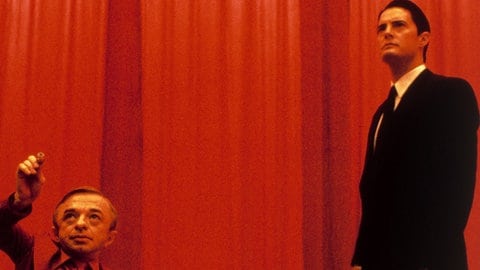 Szene aus "Twin Peaks": Der Mann von einem anderen Ort (Michael J. Anderson) und FBI-Agent Dale Cooper (Kyle Maclachlan) im "Red Room".