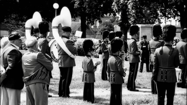 12 Britische Armeekapelle Bayeux am 6.6.1994