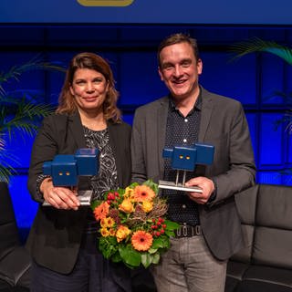 Helgard Haug und Thilo Guschas, die Preisträger des Deutschen Hörspielpreises der ARD 2019