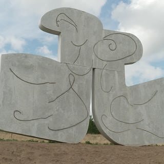 Skulptur Ömega Man, 2023, von Albert Oehlen in der Südeifel