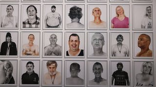 Bilder von Prominenten in der Düsseldorfer Ausstellung "Beyond Fame" 