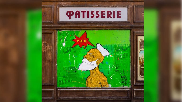 Ladenfront mit Aufschrift: Patisserie