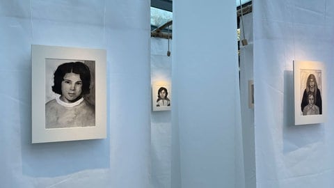 Ausstellung Fatma Biber-Born: Kofferkind