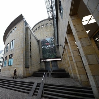 Außenansicht, Gebäude Schirn, links die neue Altstadt, Frankfurt