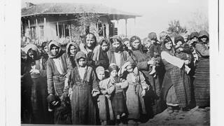 Armenische Witwen mit Kindern, Türkei  Foto 1915