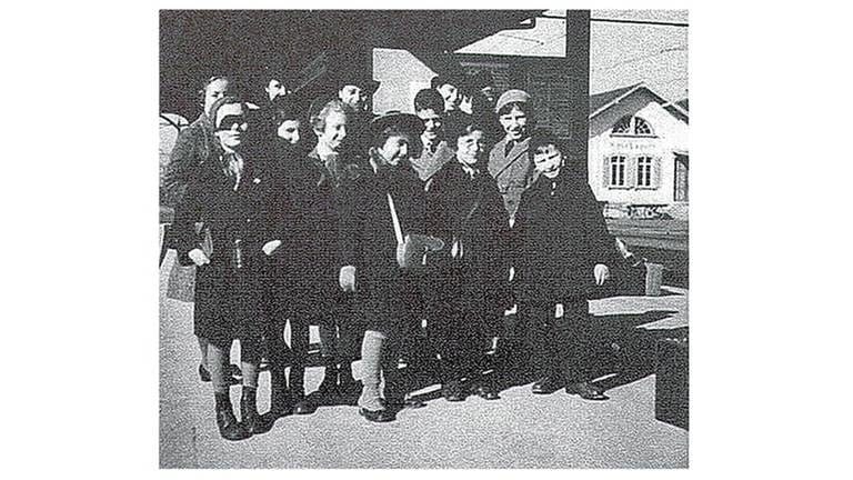 Ruth mit Tasche am Bahnhof in Weinfelden am 16.2.1939, 300-Kinder-Aktion der Schweiz