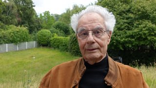 Der Erstsemestler von 1945: Bernt Spiegel heute 94-Jährig in seinem Garten