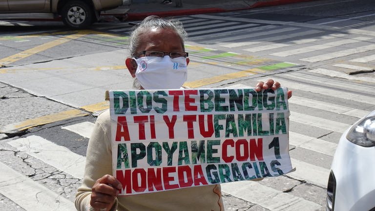 Seit Beginn der Pandemie bitten immer mehr Menschen auf den Straßen in Guatemala um Almosen.