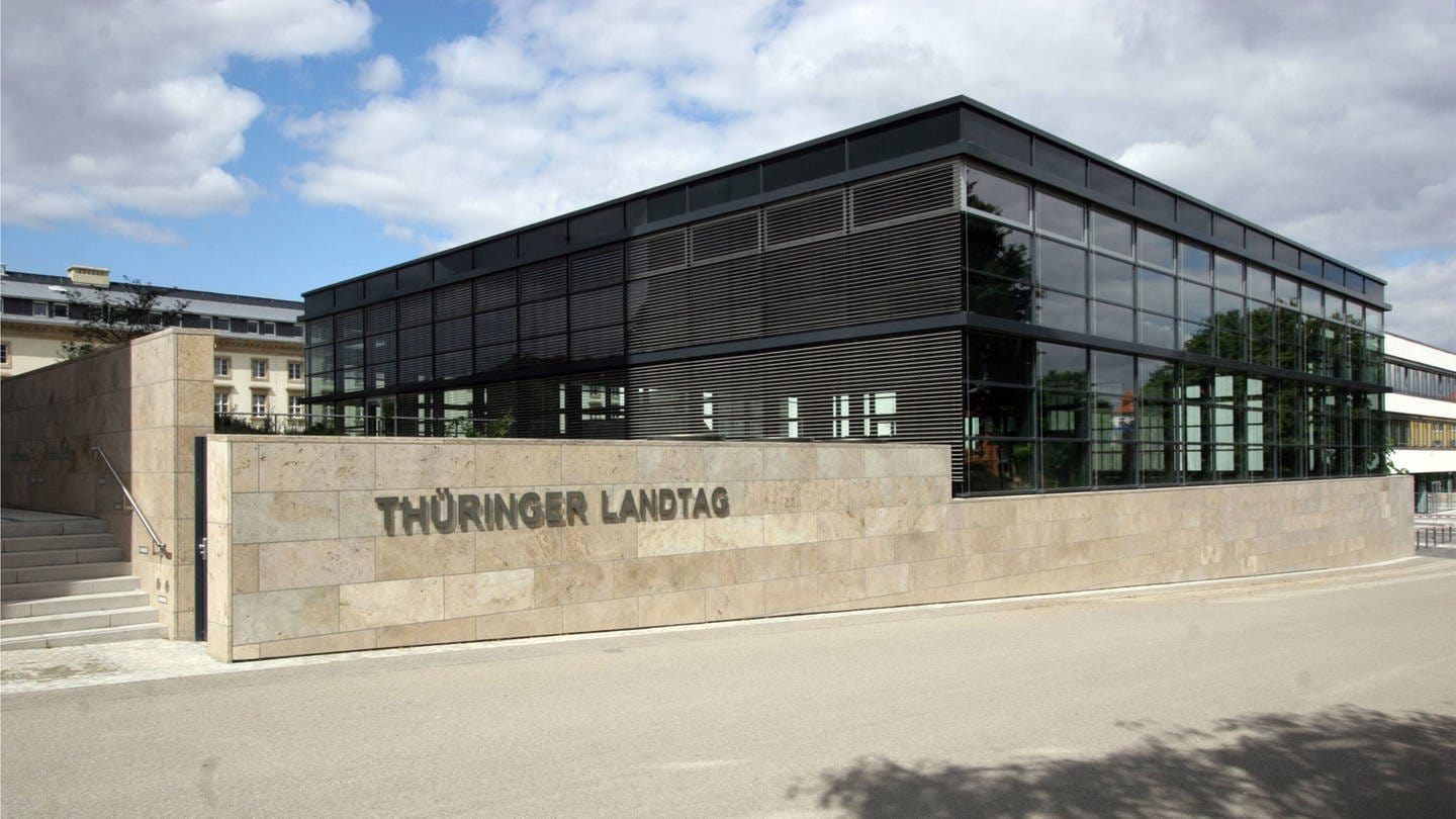 Außenansicht des Thüringer Landtages in Erfurt