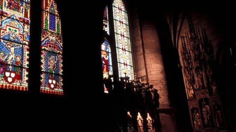 Kirchenfenster im Münster von Freiburg