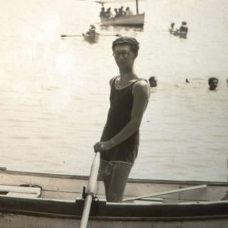 Emilio Rubinich, Vater von Hans, am Strand von Moschiena 1940.