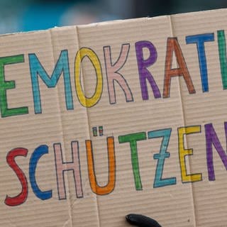 Protest gegen rechts: Wie geht's der Demokratie in BW?