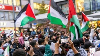 Demonstranten forderten ein Ende der Unterdrückung der Palästinenser und ein Stopp des Genozid