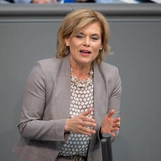 Julia Klöckner, CDU, spricht in der Plenarsitzung im Deutschen Bundestag.