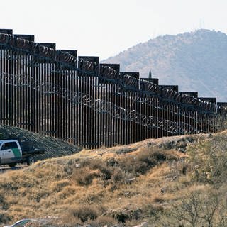 Grenzzaun zwischen USA und Mexiko in Nogales,  Arizona