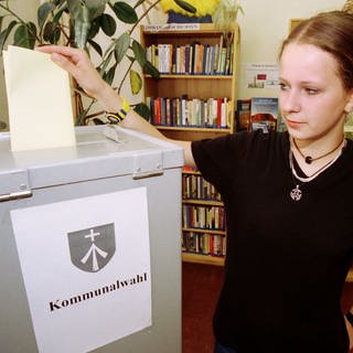Birte Ribbeck im Wahllokal