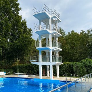 10-Meter-Turm aus Eisenbeton im Mineralbad in Bad Wimpfen 