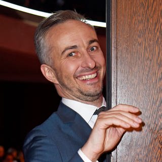 Kabarettist Jan Böhmermann am Rande der 59. Verleihung der Grimme-Preise 2023 im Stadttheater Marl. Der Grimme-Preis ist eine Auszeichnung für Fernsehsendungen in Deutschland und gilt als renommiertester Medienpreis Deutschlands. Marl, 21.04.2023