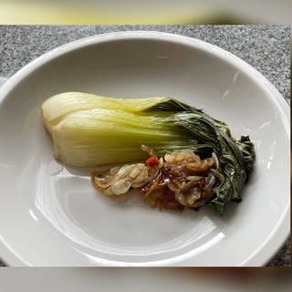 Pak Choi mit Zwiebelschmelze