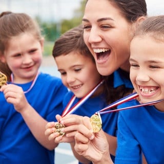 Kinder gewinnen eine Medaille