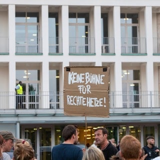 Demonstration gegen den AfD-Bürgerdialog in der Essener Philharmonie. (September 2024)