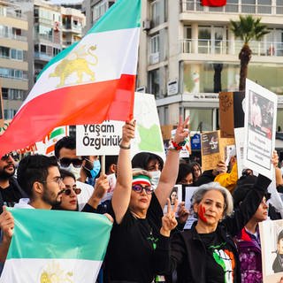 Iranian-protests-have-continue-for-Mahsa-Amini