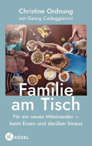 Buchcover: Familie am Tisch