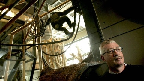 Der niederländische Primatologe und Autor Frans de Waal im Jahr 2006 im Lincoln Park Zoo, Chicago.