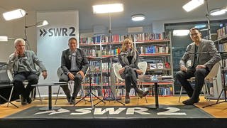 Helmut Böttiger, Carsten Otte, Nicola Steiner und Christoph Schröder in der Mediathek Bühl