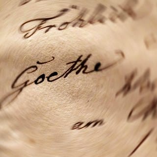 Der Name Goethe, hangeschrieben auf Papier