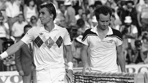 Ivan Lendl und John McEnroe nach dem Finale der Tennismeisterschaften von Paris 1984