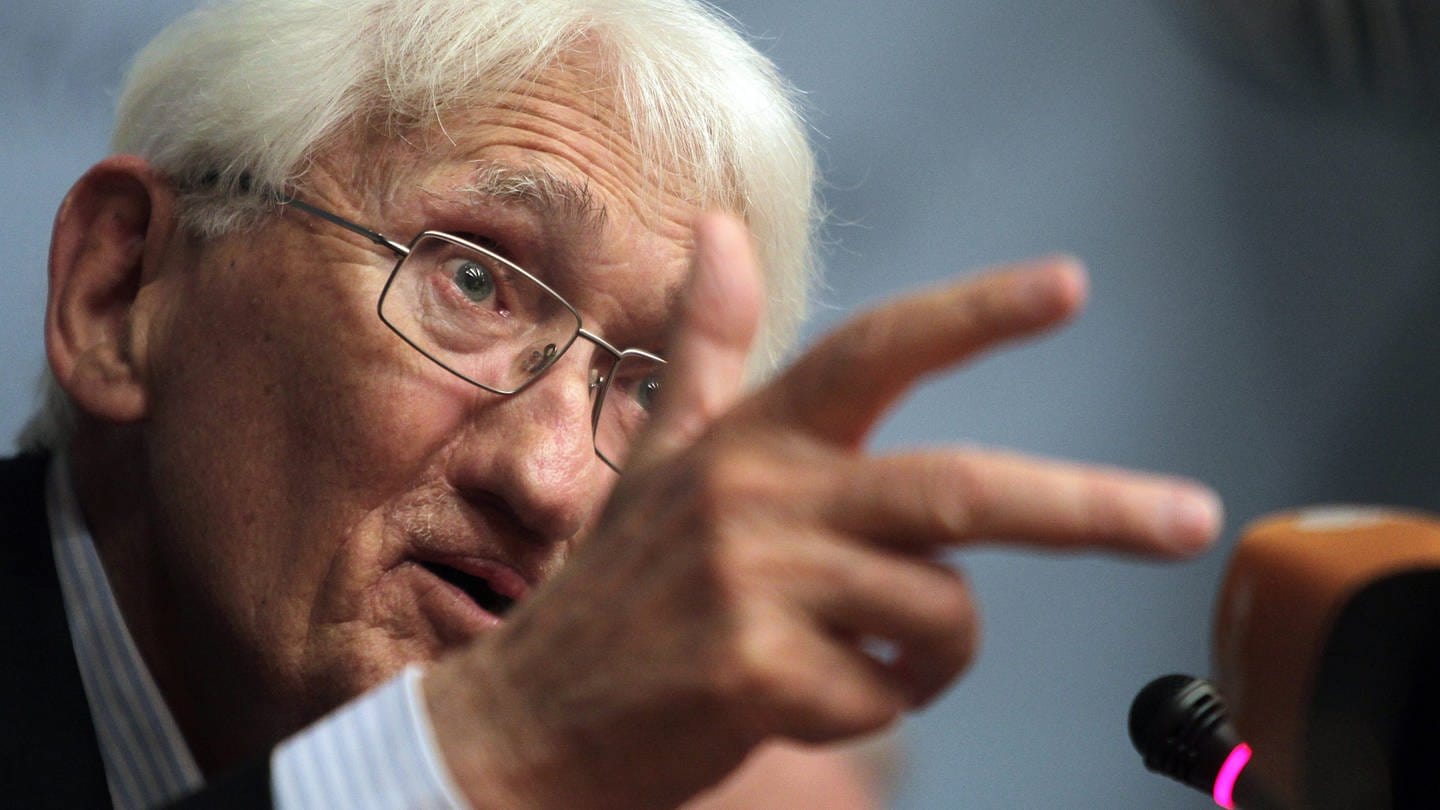 Jürgen Habermas 2013 auf dem Weltphilosophenkongress in Athen