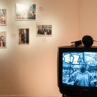 Ausstellung zur Schwarzen deutschen Literatur im Eckladen des Theaters Rampe