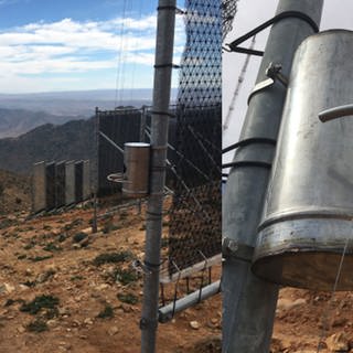 Klangraum Nebel. Performancekünstler Kalle Aldis Laar hat eine ganz besondere Windharfe aus Stahl im Anti-Atlas-Gebirge im Süden von Marokko gebaut.