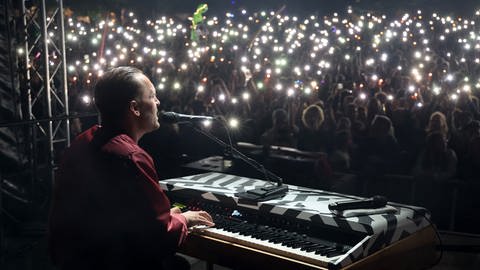 Danger Dan bei einem Konzert in Jamel