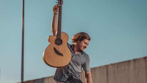 YouTube-Star mit Gitarre – Alexandr Misko 