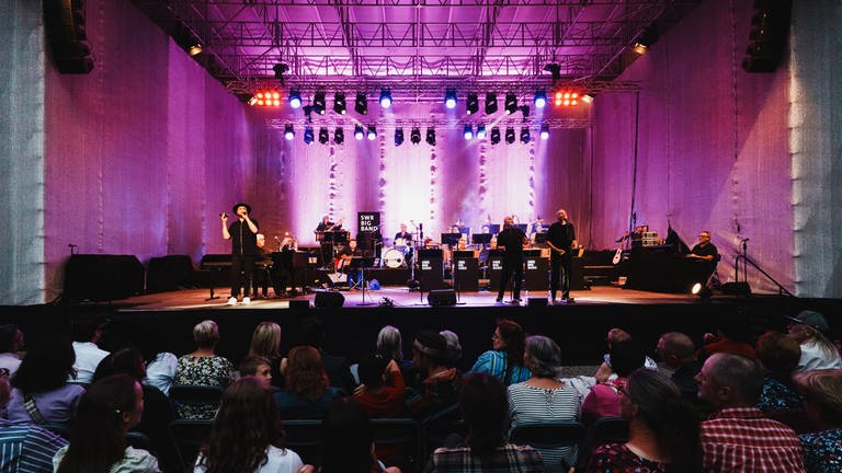 SWR Big Band und Max Mutzke bei den Innsbrucker Promenadenkonzerten