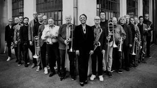 Fola Dada mit SWR Big Band